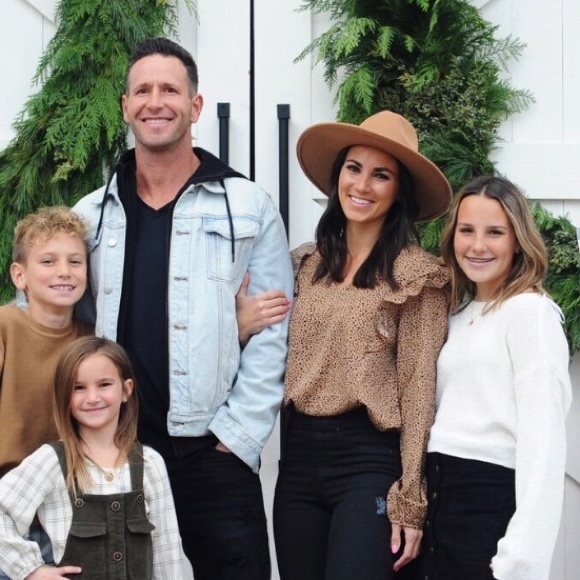 Meet your Posher, Julie - Picture 1 of 1